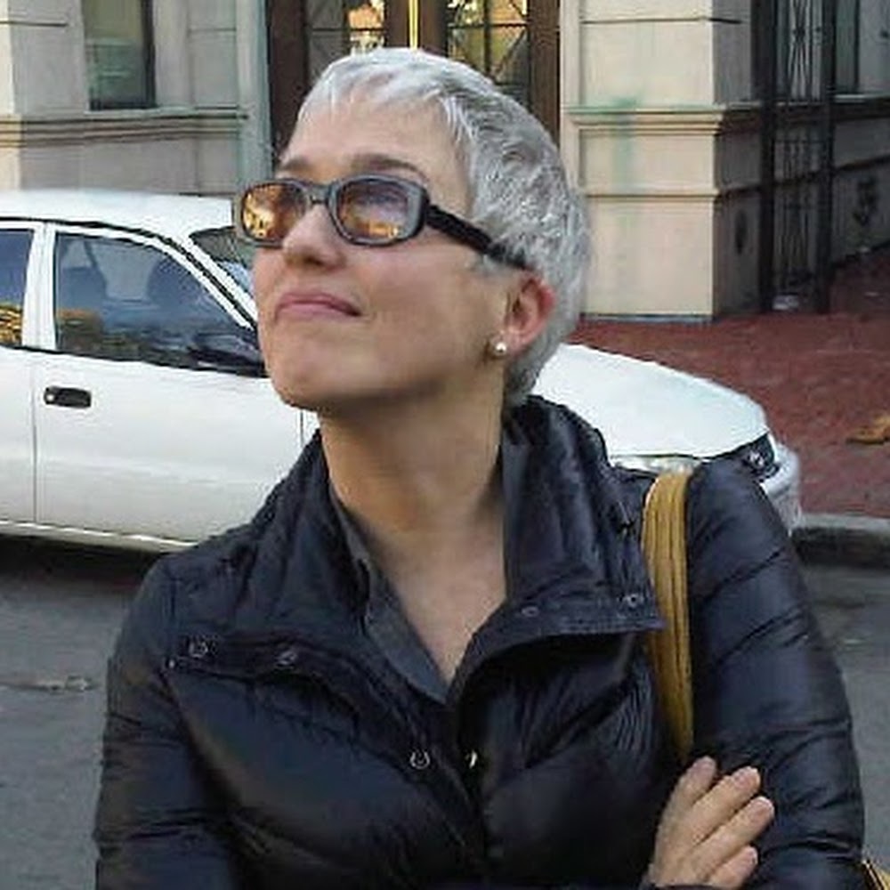 Meet your Posher, Beatriz